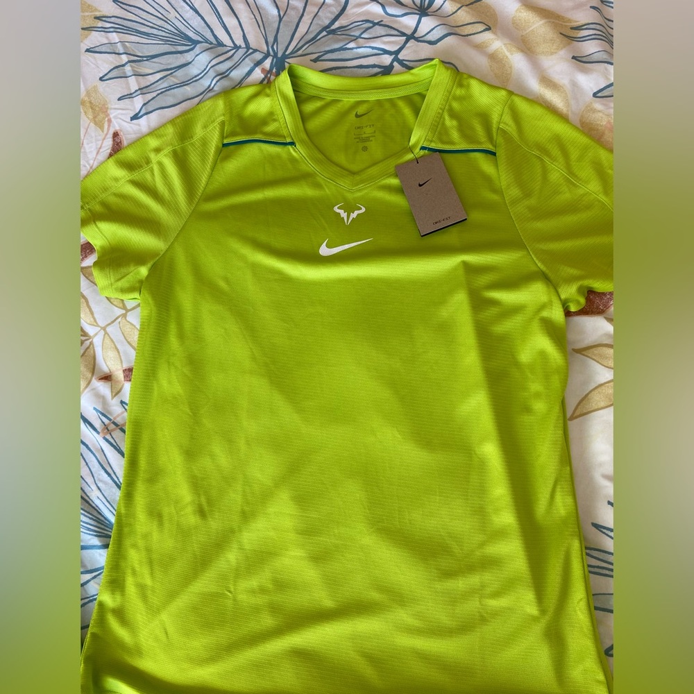 Nike Men Rafa Court Dri fit Challenge for Men!